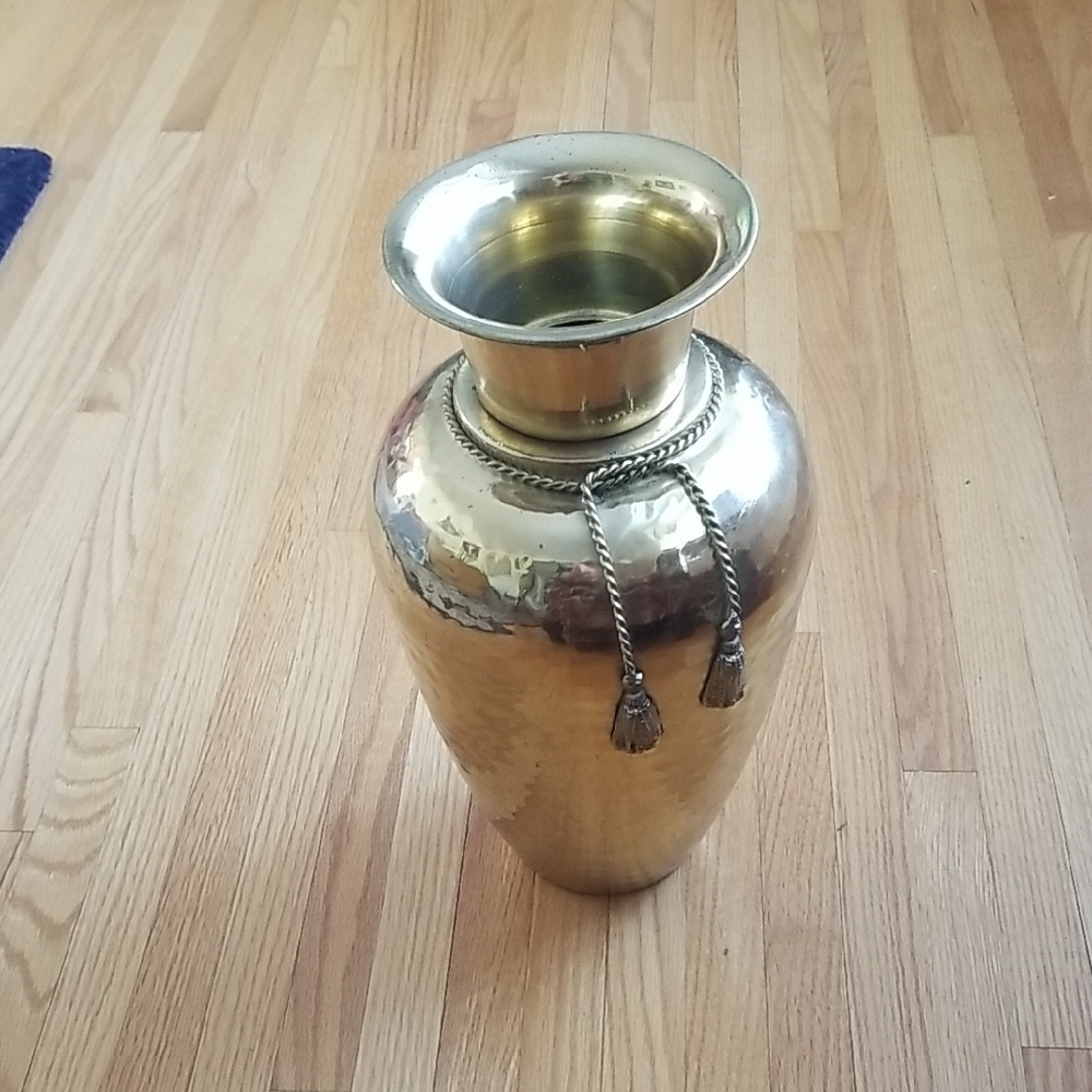 Elegant vintage solid brass lacquered  Vase/Urn